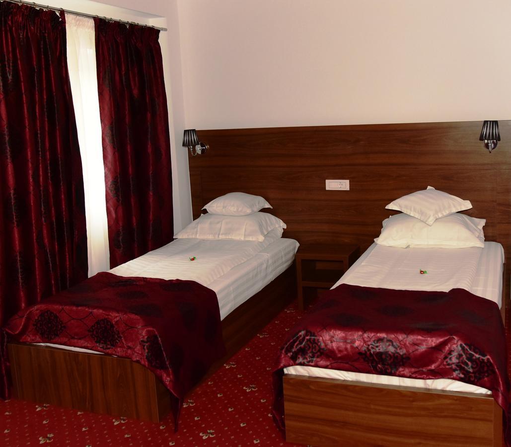 Hostel Orhideea Buzău Dış mekan fotoğraf